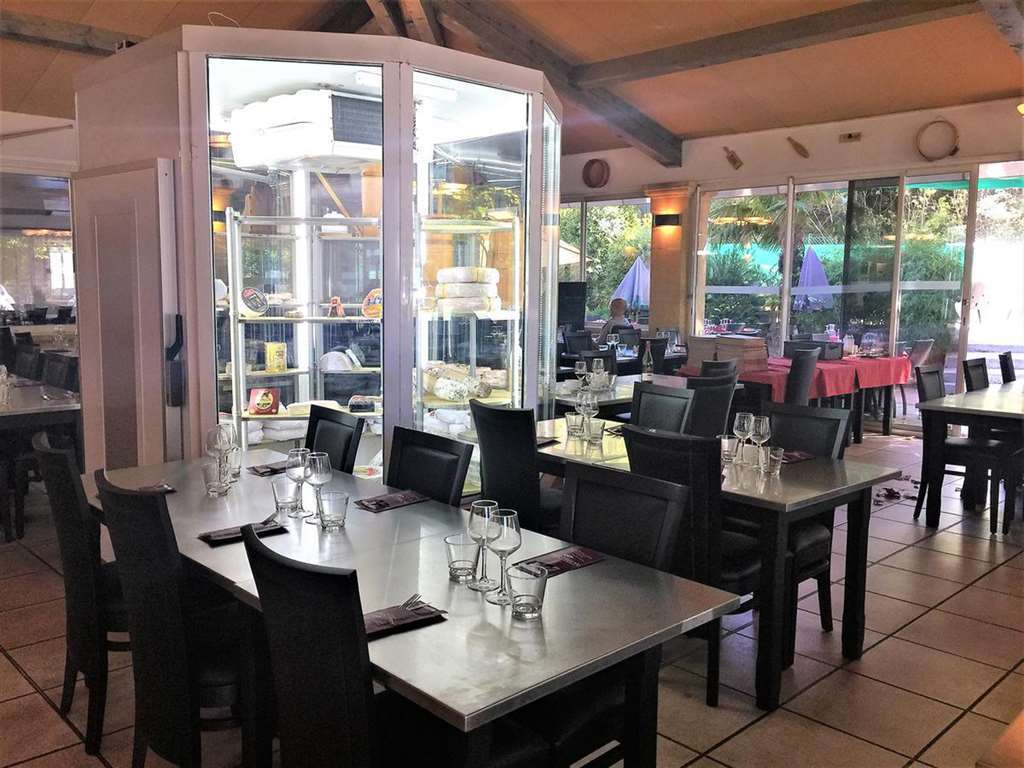 Brit Hotel Du Moulin De La Pioline - La Table A Fromages Αιξ-αν-Προβάνς Εστιατόριο φωτογραφία